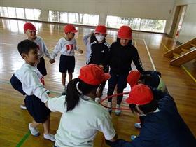 千代田東部小学校（輪くぐり）