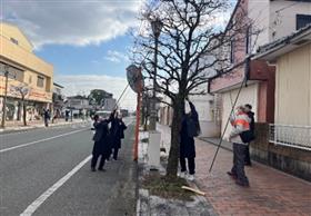 イルミネーションを撤去している様子2枚目