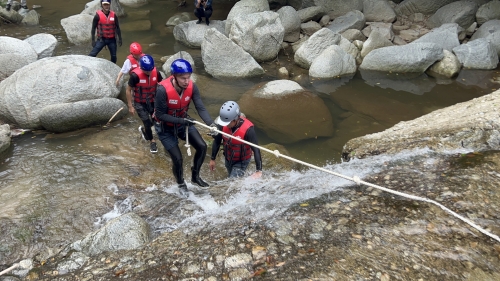 waterfall climbing2